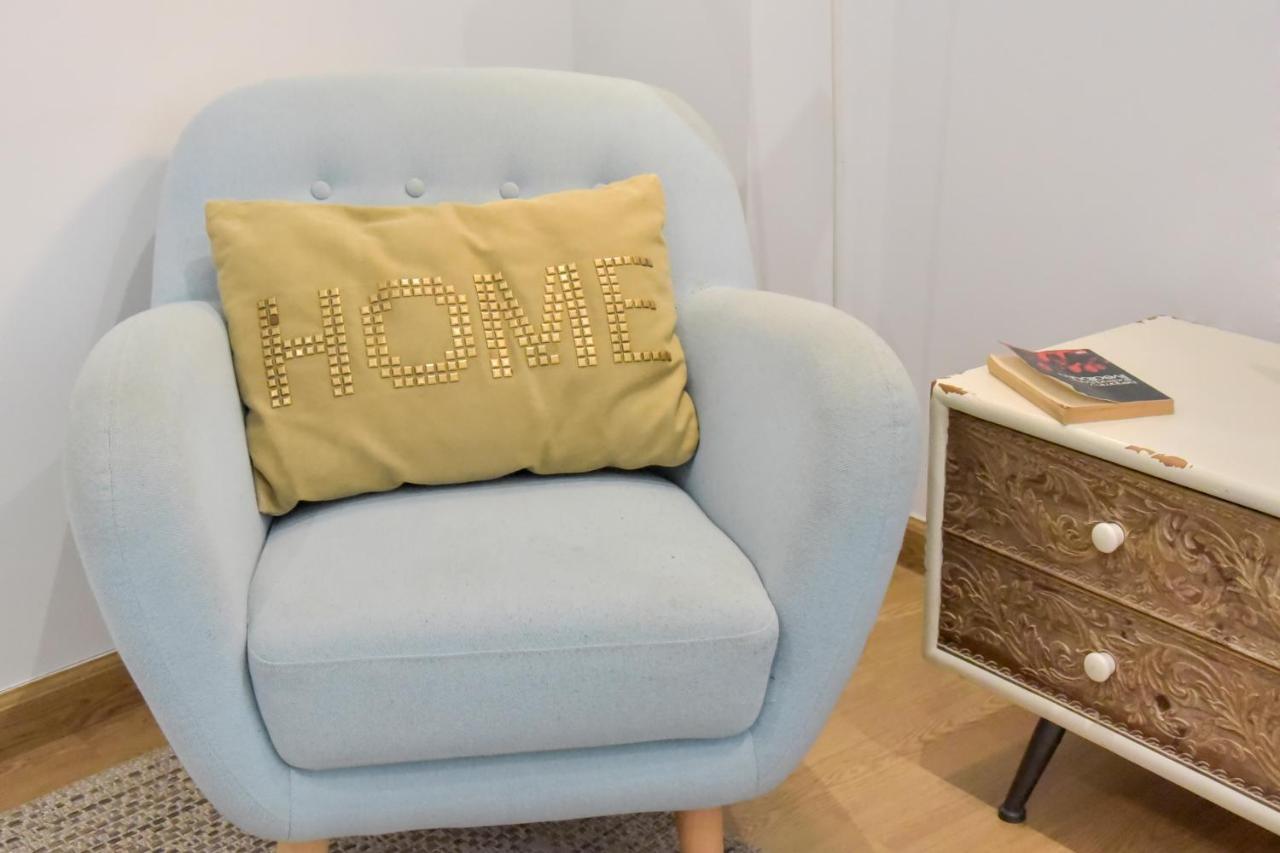 סביליה New! Retro Apartment In Central Neighbourhood מראה חיצוני תמונה