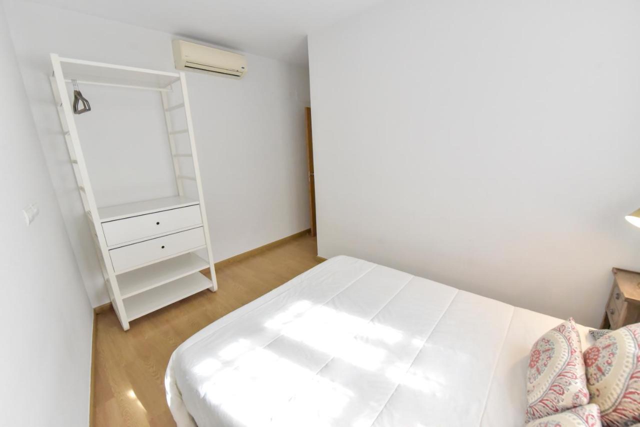 סביליה New! Retro Apartment In Central Neighbourhood מראה חיצוני תמונה